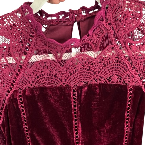 Lulus Love Me Always Dress Burgundy Velvet  Crocheted Lace Sleeves Shift Sz XS - Picture 9 of 16